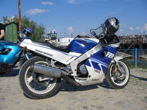 Moto 1200 cm3
